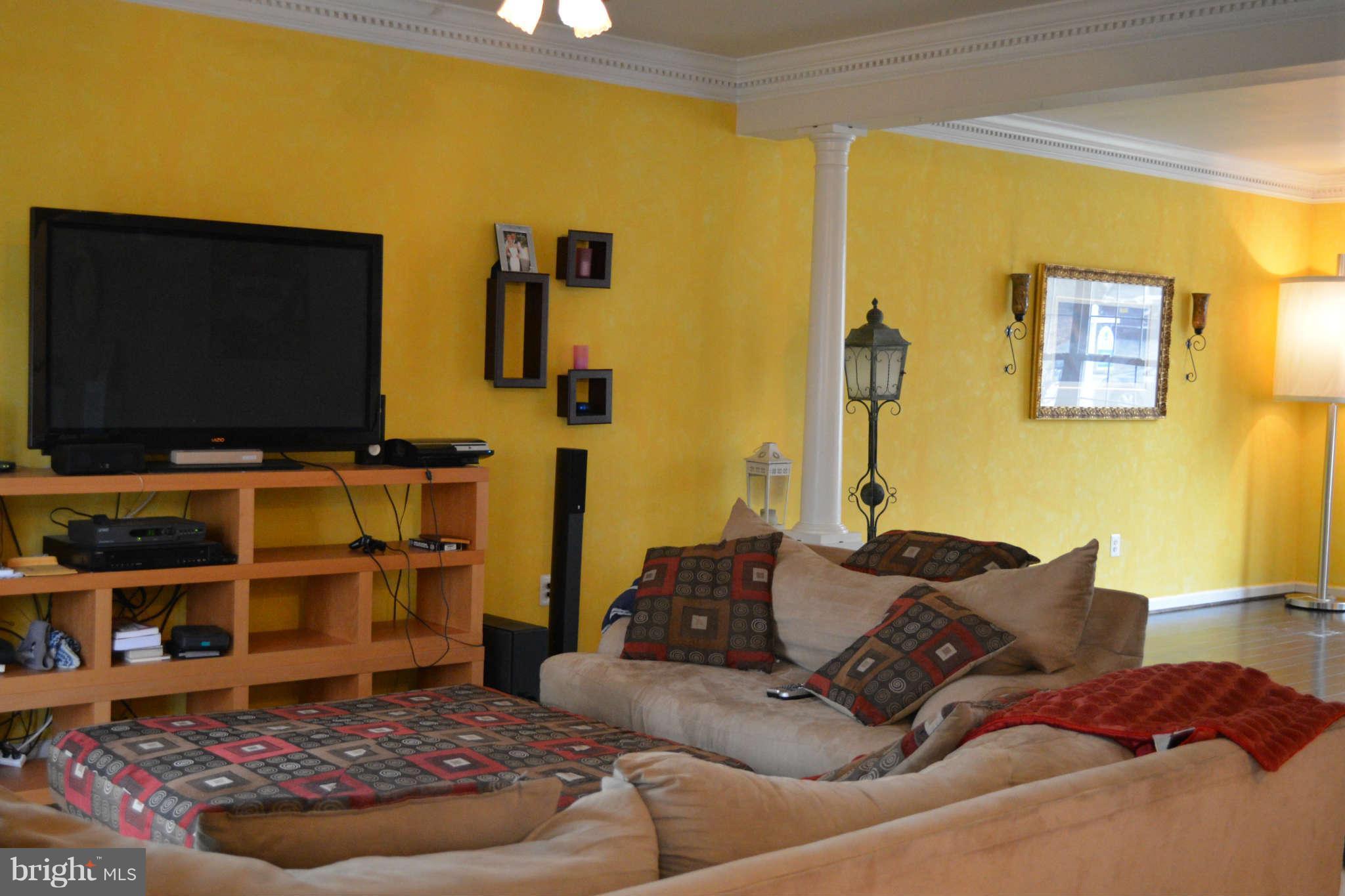 12721 Occoquan Road Woodbridge, VA 22192 - Photo 8 of 22 Family Room