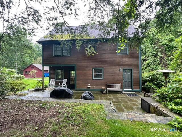 298 Erskine Road Stamford, CT 06903 - Photo 4 of 21 Back of home
