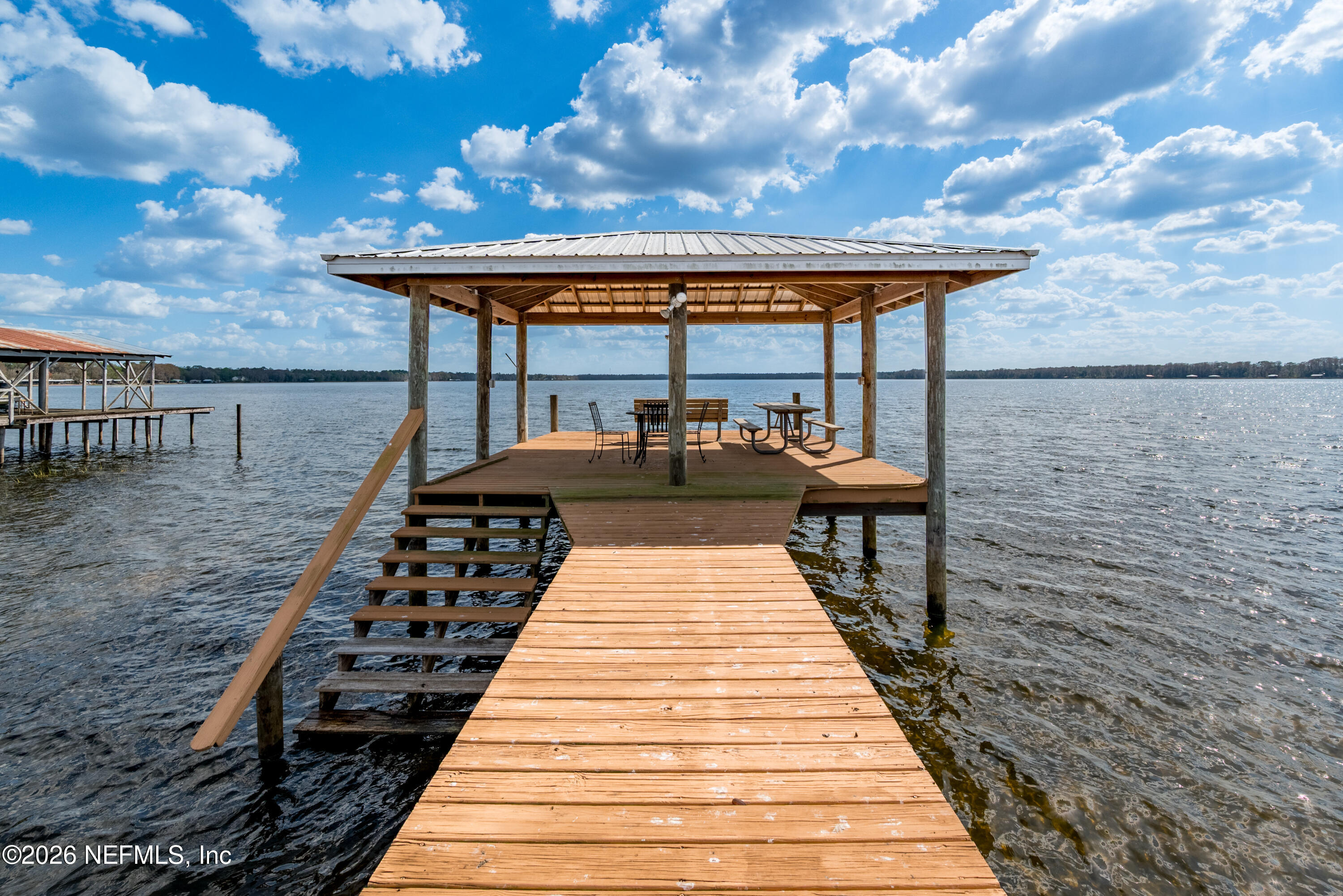 7932 Southwest County Road 18 Hampton, FL 32044 - Photo 5 of 39 a view of balcony with seating space