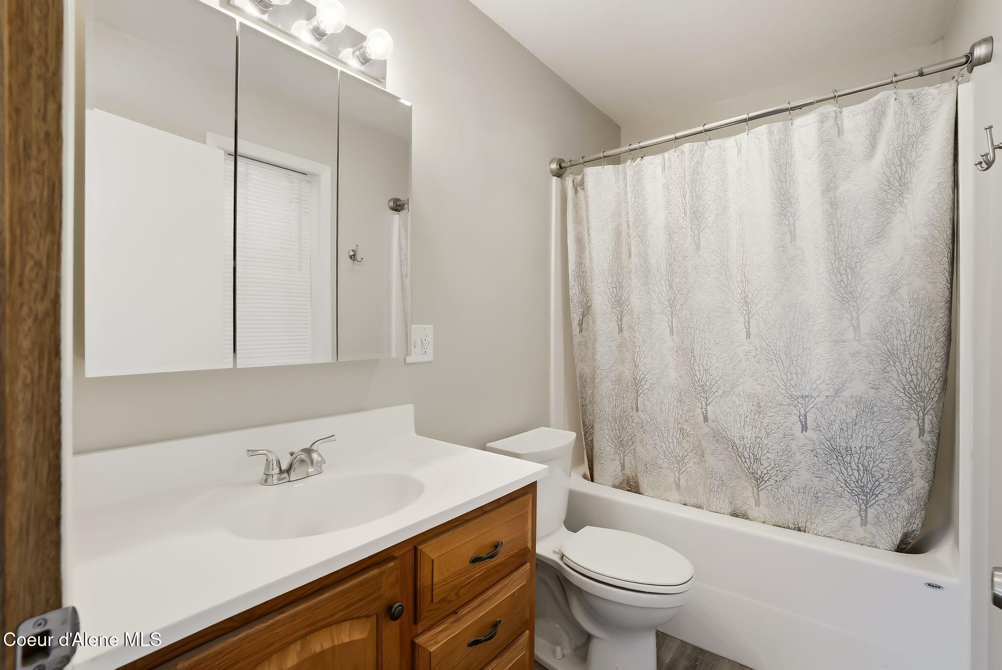 2899 Upper Pack River Road Sandpoint, ID 83864 - Photo 11 of 18 12_KFM06187