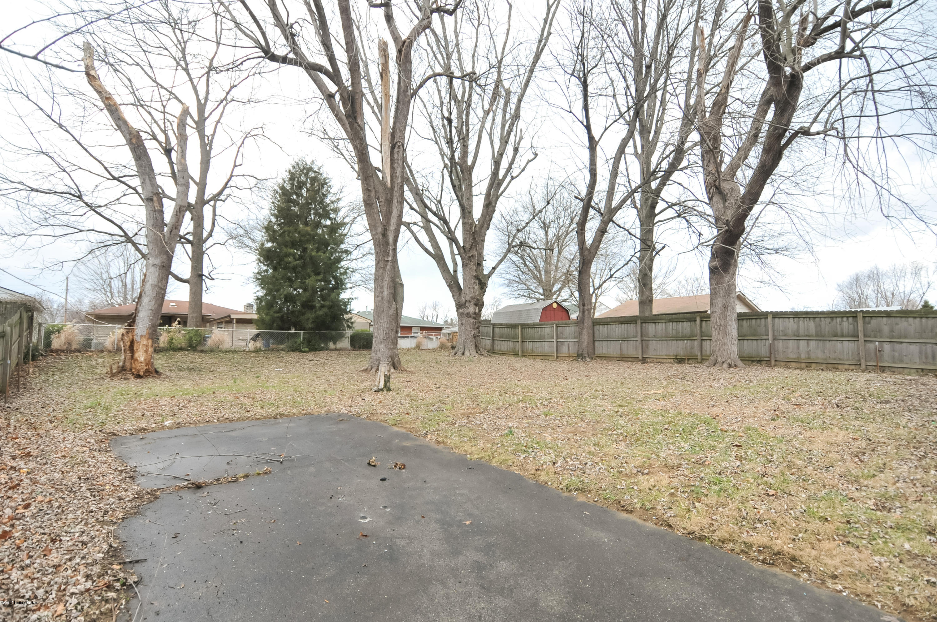 7914 Bluebonnet Road Louisville, KY 40258 - Photo 32 of 33 7419BluebonnetRd-32