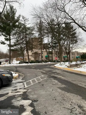 $2,485 | 5300 Holmes Run Parkway, Unit 1209, Alexandria, VA 22304