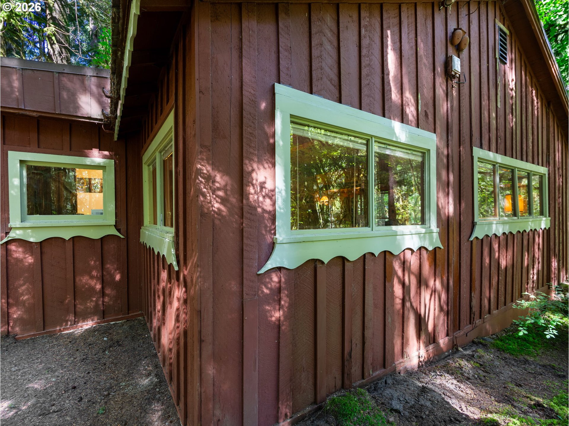 26811 East Road 15 Rhododendron, OR 97049 - Photo 33 of 47 a view of a backyard with wooden fence