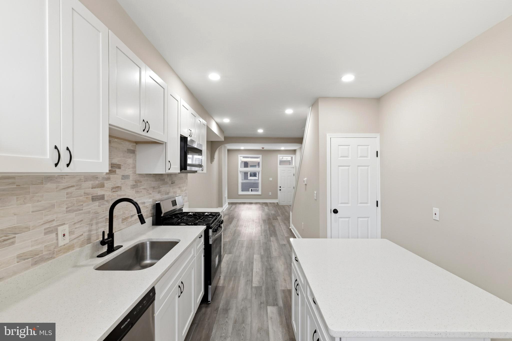 718 North Curley Street Baltimore, MD 21205 - Photo 6 of 22