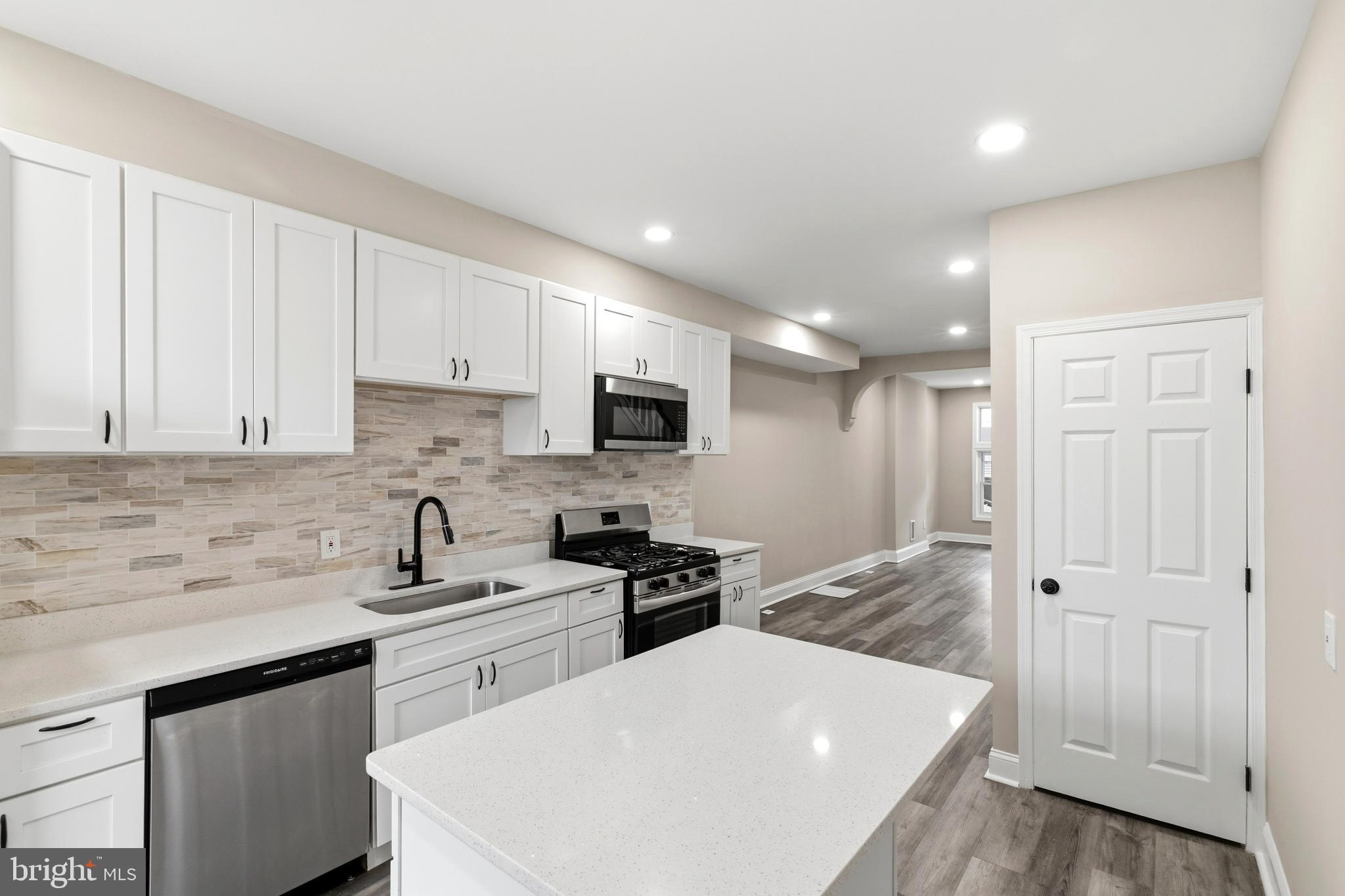 718 North Curley Street Baltimore, MD 21205 - Photo 7 of 22