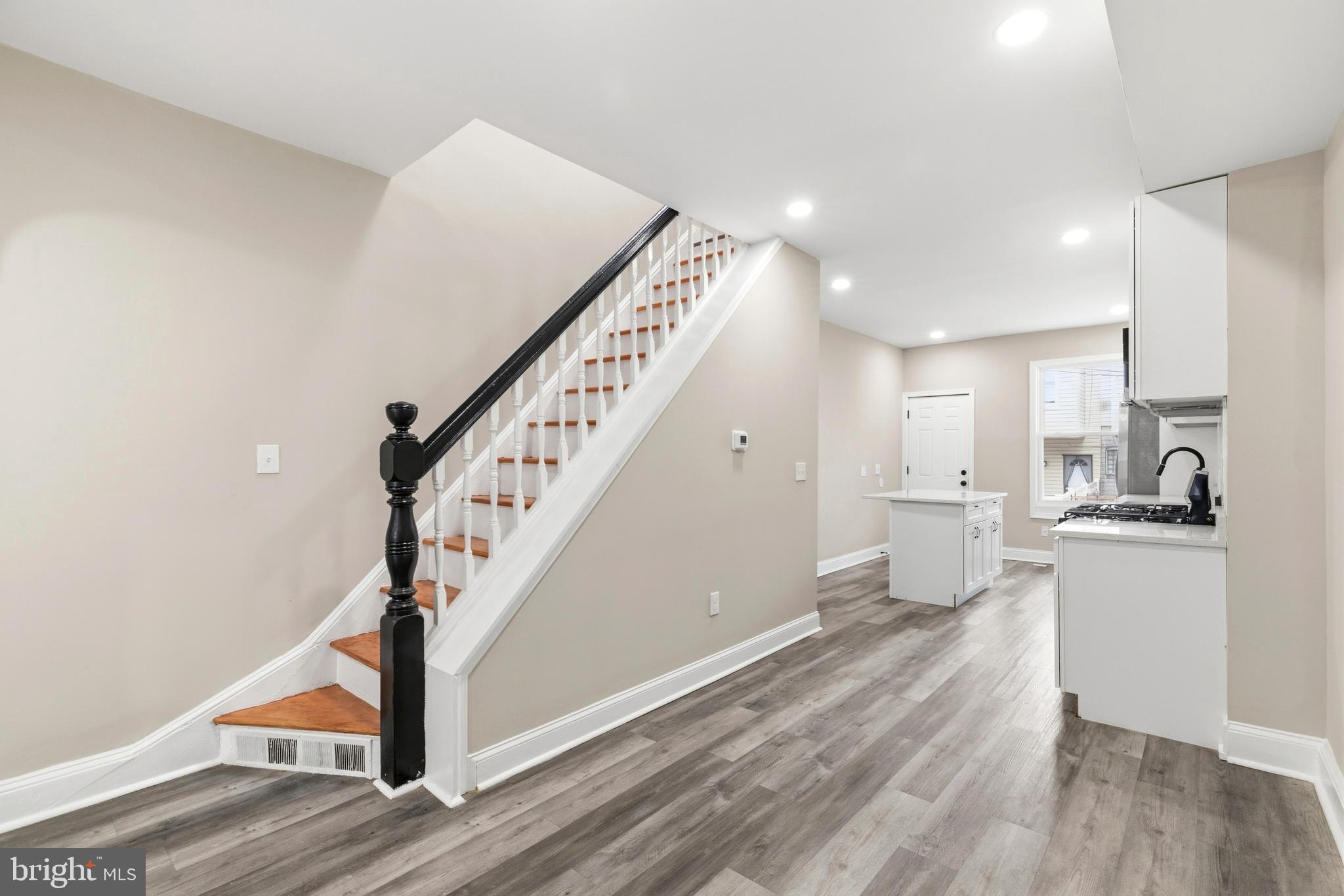 718 North Curley Street Baltimore, MD 21205 - Photo 9 of 22