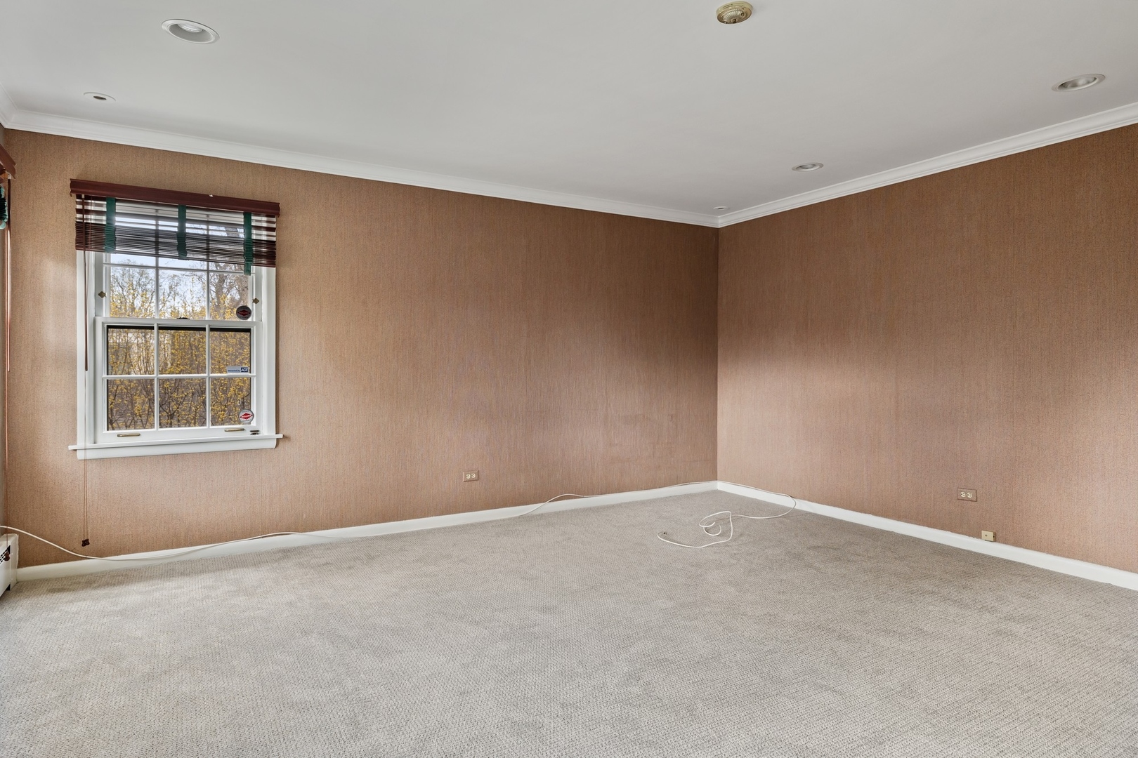 921 Pontiac Road Wilmette, IL 60091 - Photo 24 of 40 an empty room with windows