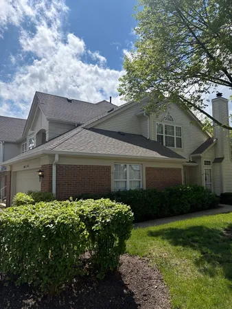 $320,000 | 1602 Columbia Circle, Unit 4, Bartlett, IL 60103