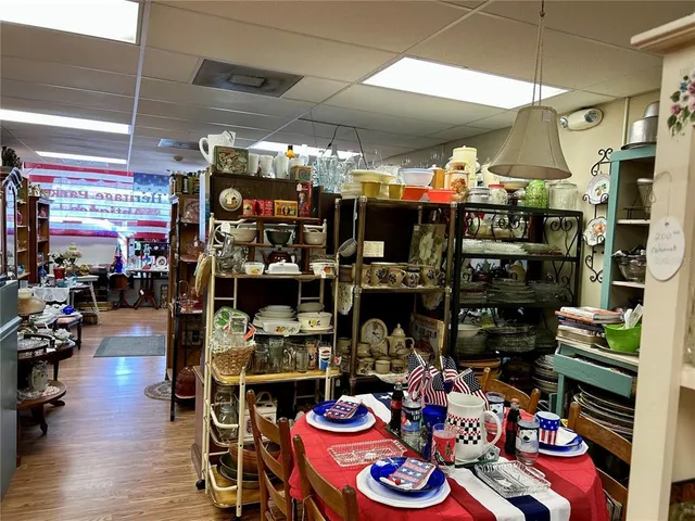 a room filled with lots of different kinds of flowers