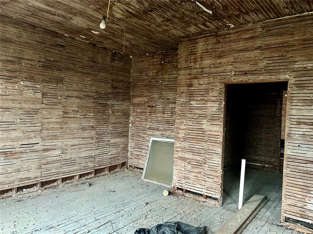 208 West Main Street Wauchula, FL 33873 - Photo 35 of 36 a view of door