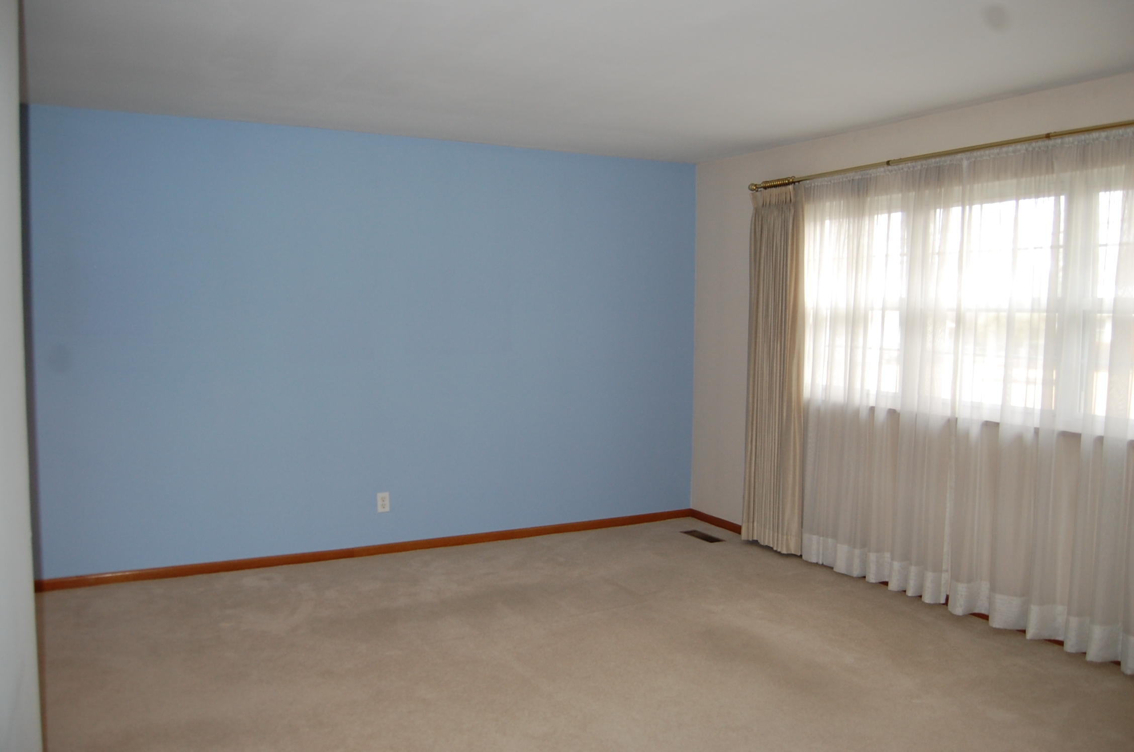 237 Peterson Road Knoxville, TN 37934 - Photo 3 of 29 Family Room on main