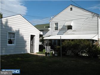 500 Rennard Street Philadelphia, PA 19116 - Photo 4 of 12 Exterior Back