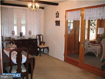 500 Rennard Street Philadelphia, PA 19116 - Photo 7 of 12 Dining Room
