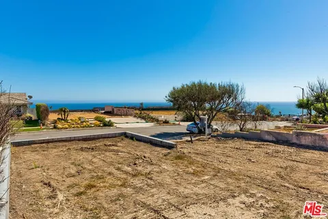$1,300,000 | 3735 South Malibu Vista Drive, Malibu, CA 90265