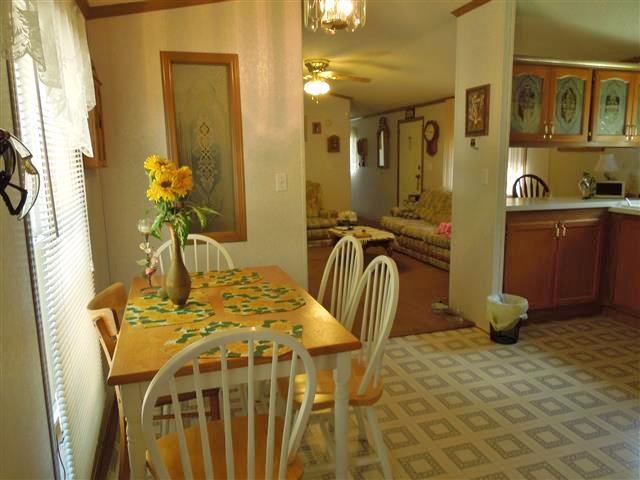 680 Edenway Road Dover, TN 37058 - Photo 16 of 20 Dining area of kitchen.