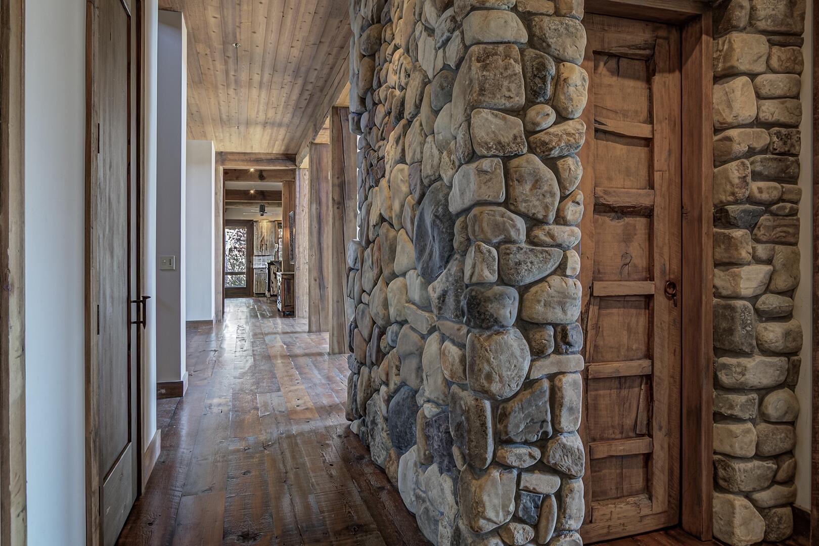 2401 East Rim Club Drive Payson, AZ 85541 - Photo 52 of 116 Hallway from primary bedroom