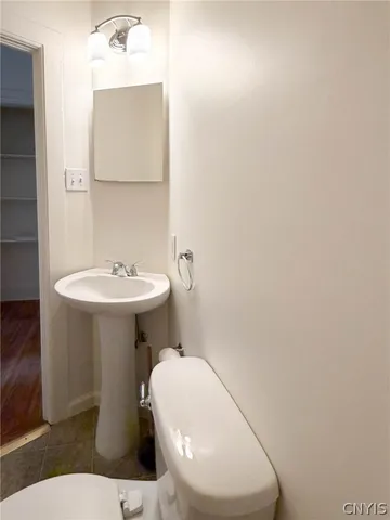 $800 | 507 Henry Street, Unit 2, Utica, NY 13502