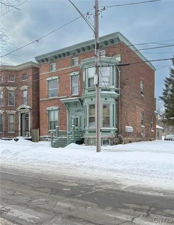 $800 | 507 Henry Street, Unit 2, Utica, NY 13502