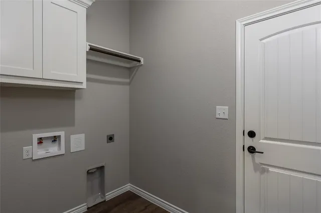 a view of utility room