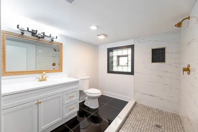 $469,900 | 2508 Kenilworth Avenue, Berwyn, IL 60402