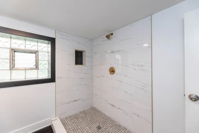 $469,900 | 2508 Kenilworth Avenue, Berwyn, IL 60402