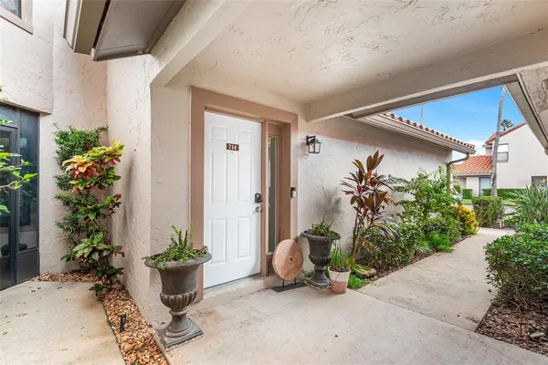 $230,000 | 714 Magnolia Place, Unit 714, Winter Haven, FL 33884