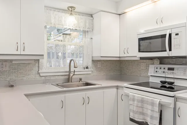 $335,000 | 210 Mt Vernon Avenue, Augusta, ME 04330