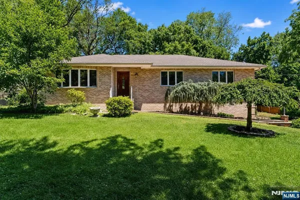 $775,000 | 1542 Highway 22, Mountainside, NJ 07092