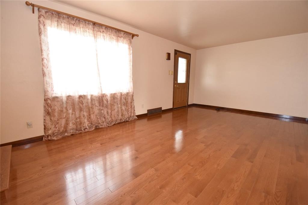3248 Willett Road Pittsburgh, PA 15227 - Photo 4 of 22 Gallery Image 4