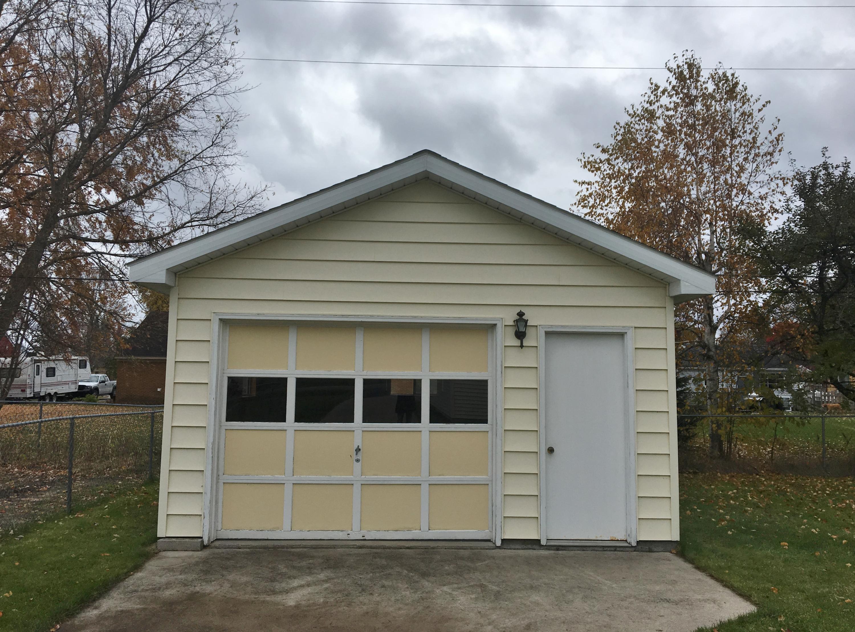 1067 Wayne Road Alpena, MI 49707 - Photo 4 of 30 Gallery Image 4