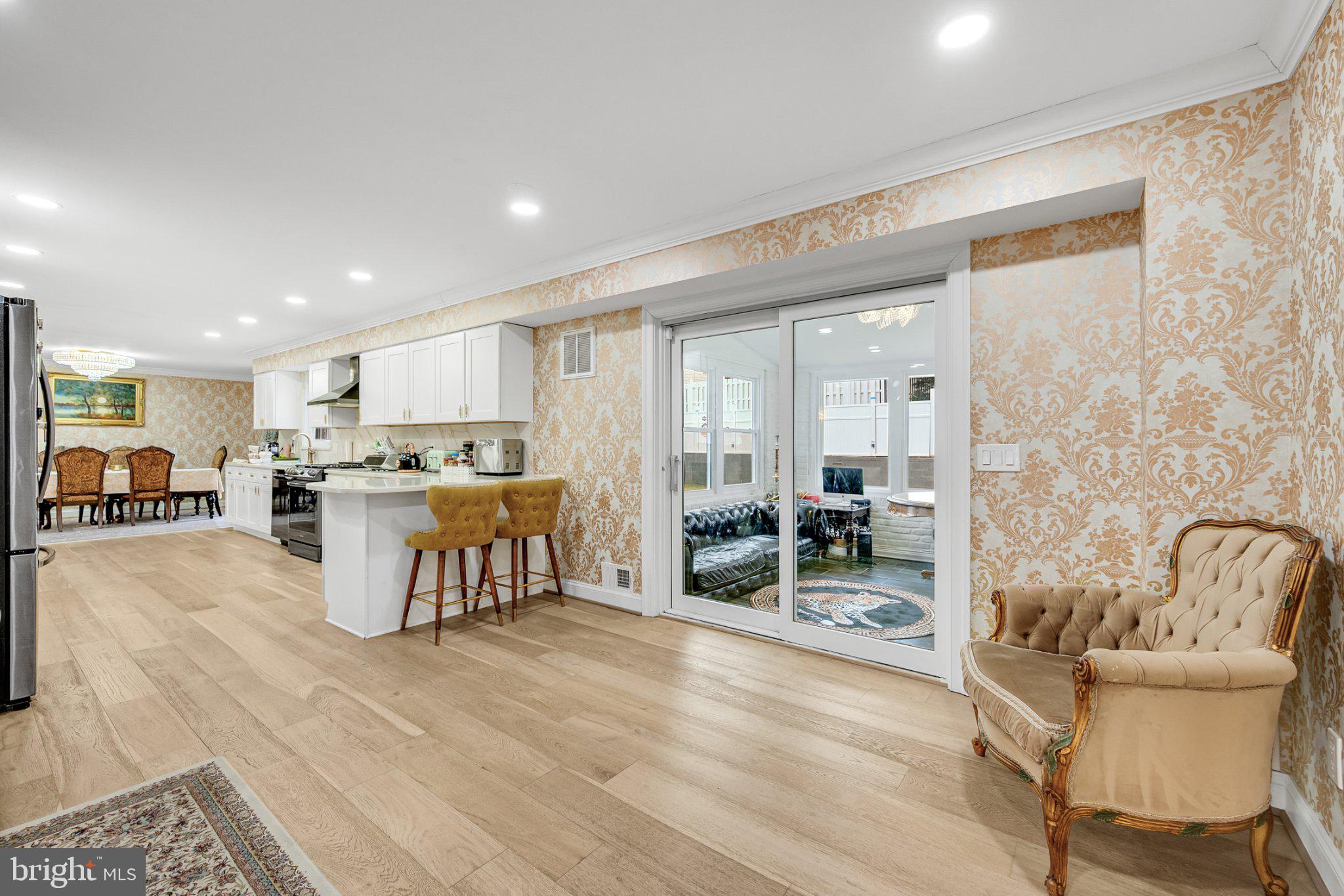 10904 Gainsborough Road Potomac, MD 20854 - Photo 20 of 32 Elegant open-concept living space.