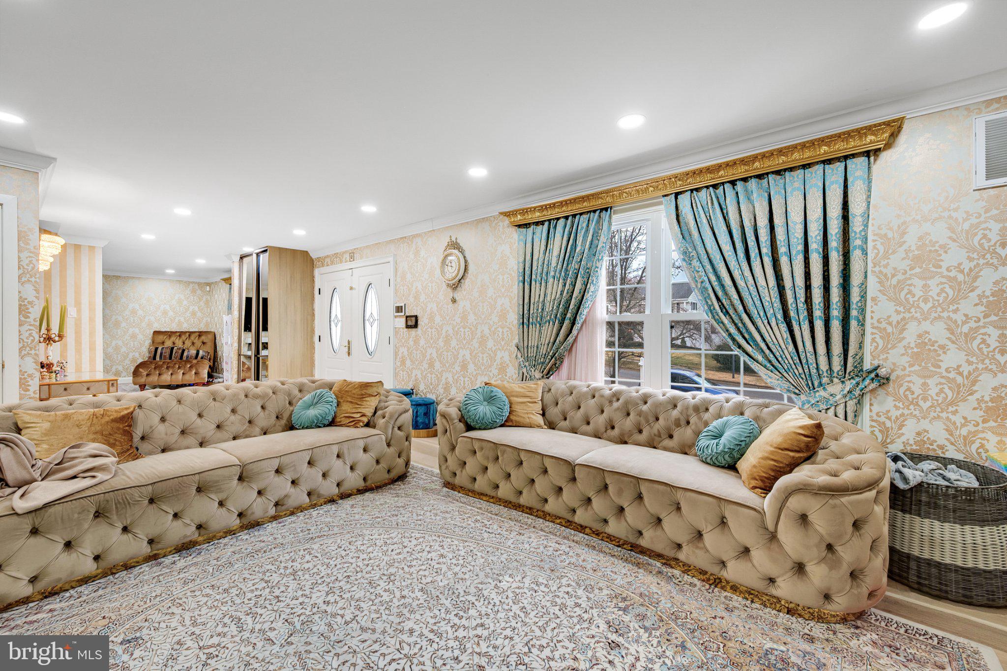 10904 Gainsborough Road Potomac, MD 20854 - Photo 25 of 32 Elegant living space with rich decor.