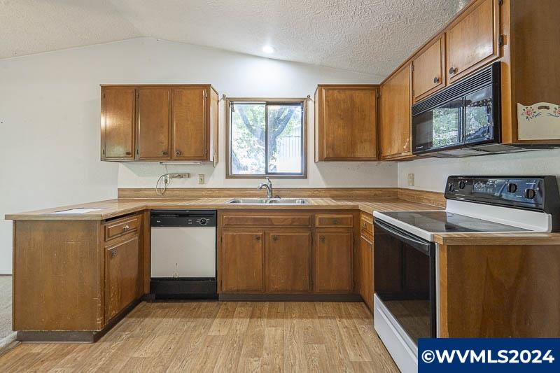 1795 Davis Road South Salem, OR 97306 - Photo 13 of 32