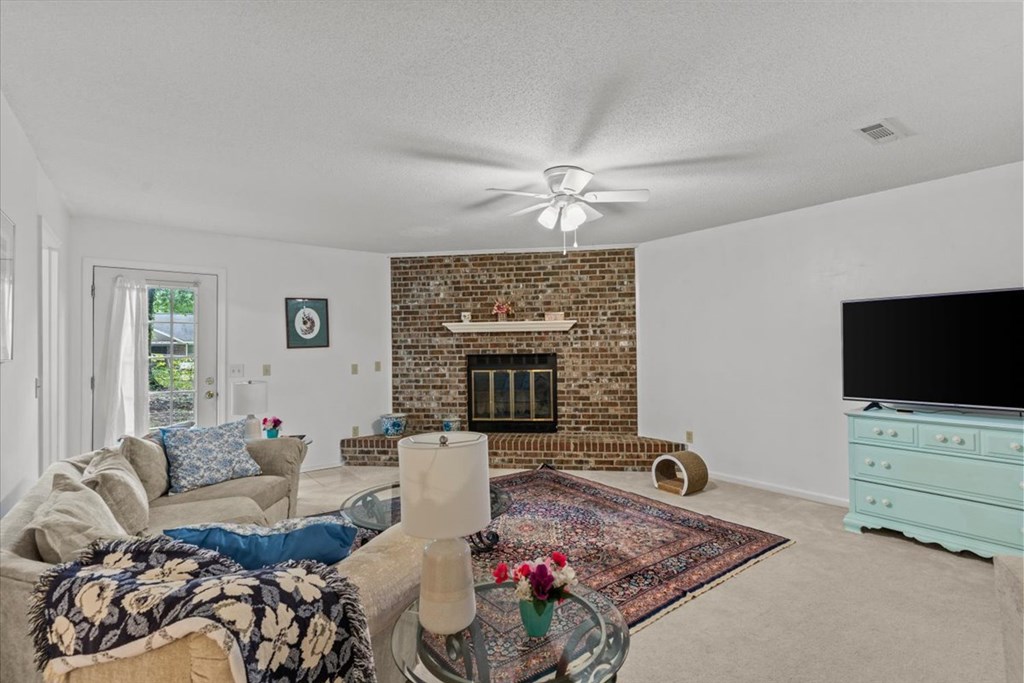 317 Ridgeway Drive Enterprise, AL 36330 - Photo 3 of 25