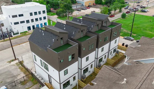 $539,000 | 2428 Ella Boulevard, Houston, TX 77008