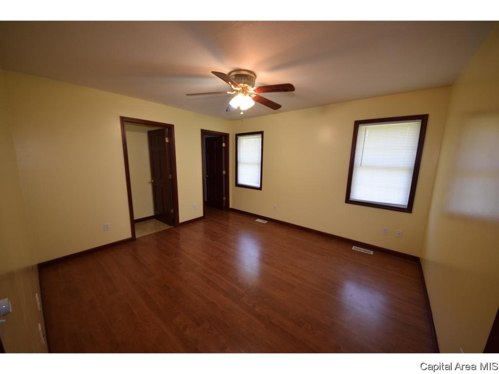 901 Knoll Pointe Place Springfield, IL 62703 - Photo 13 of 31