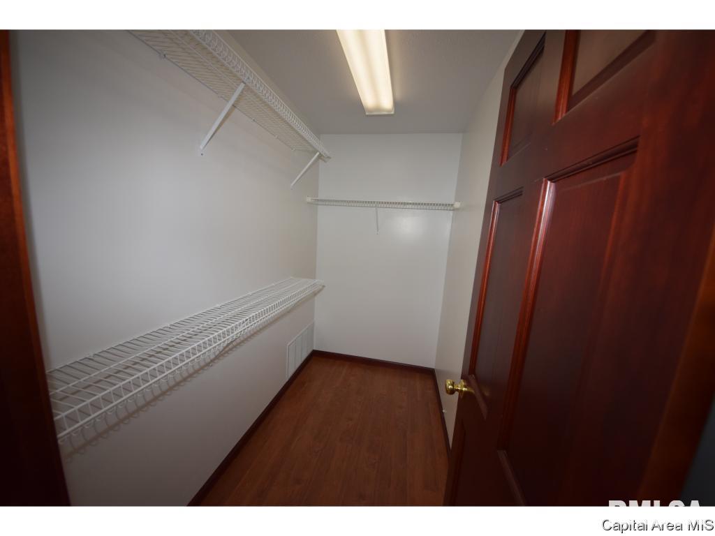 901 Knoll Pointe Place Springfield, IL 62703 - Photo 14 of 31
