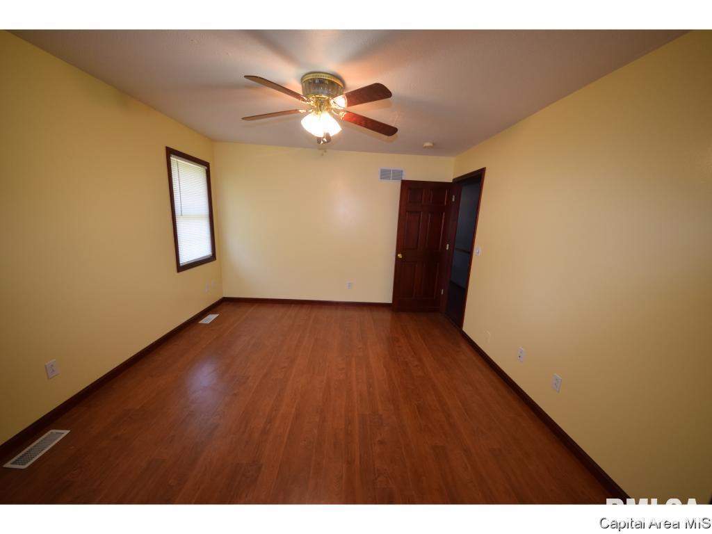901 Knoll Pointe Place Springfield, IL 62703 - Photo 16 of 31