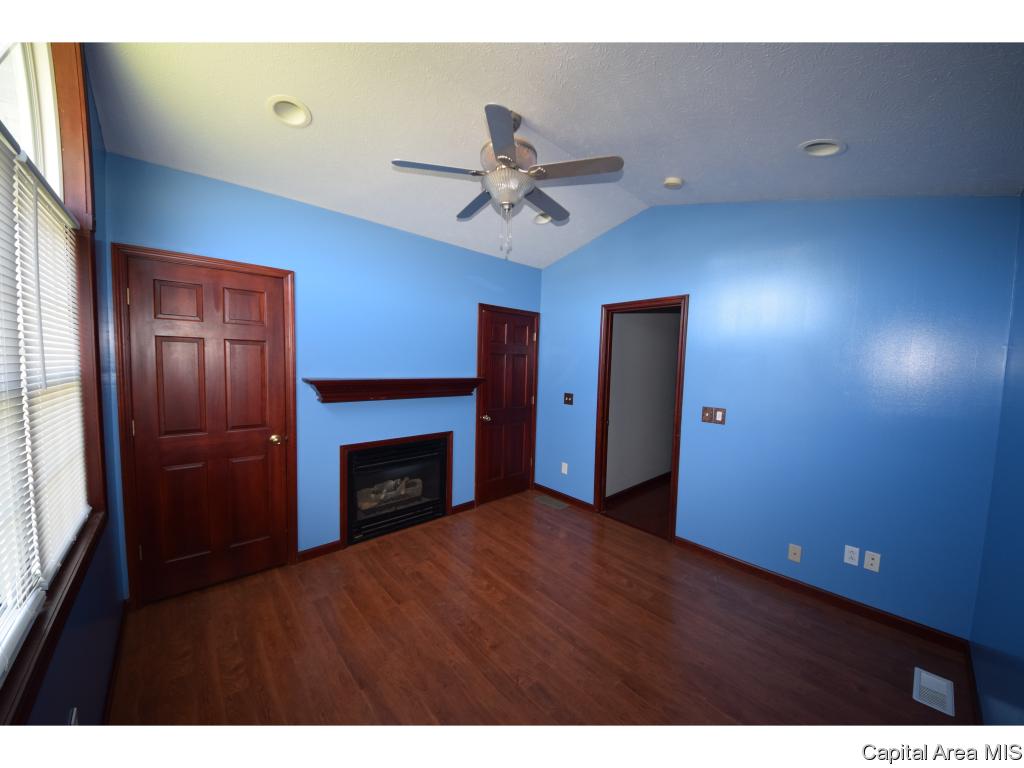 901 Knoll Pointe Place Springfield, IL 62703 - Photo 8 of 31