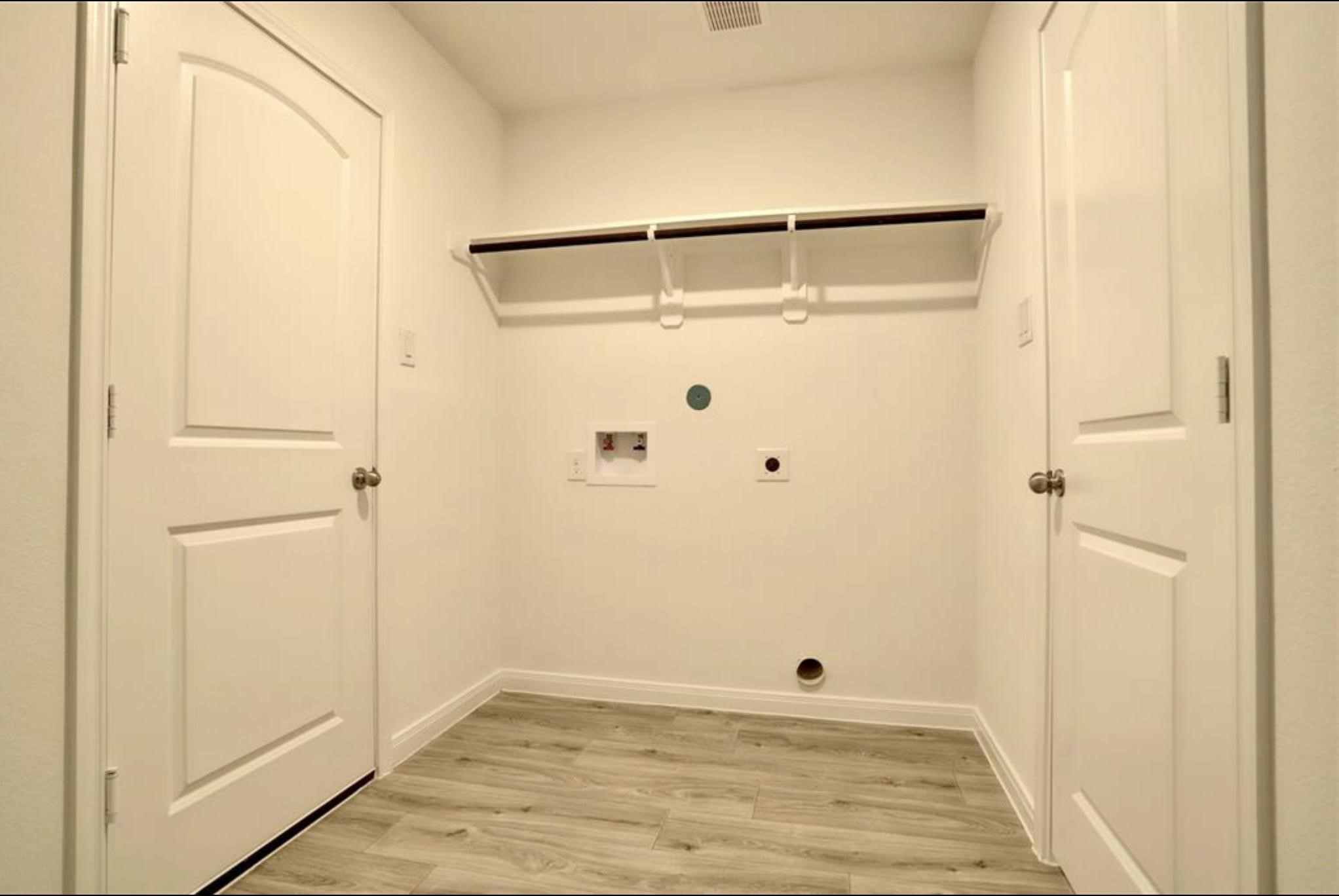 351 Red Clover Livingston, TX 77351 - Photo 18 of 33 a view of a small space