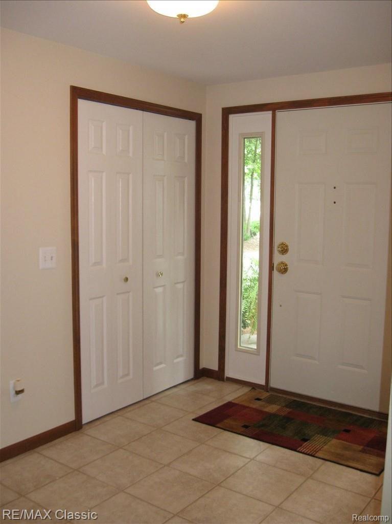 3580 John R Road Rochester, MI 48307 - Photo 8 of 21 Ceramic Tile Foyer