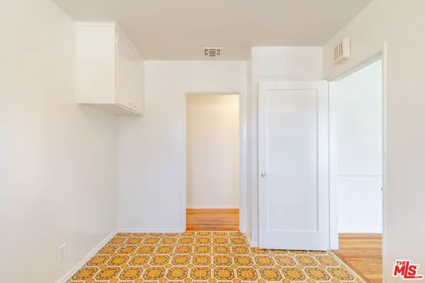 $4,200 | 4950 Newcastle Avenue, Encino, CA 91316