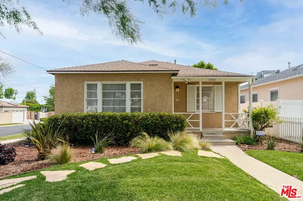 $4,200 | 4950 Newcastle Avenue, Encino, CA 91316