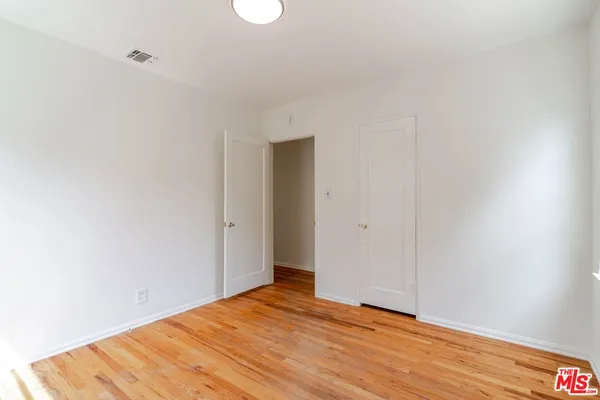 $4,200 | 4950 Newcastle Avenue, Encino, CA 91316