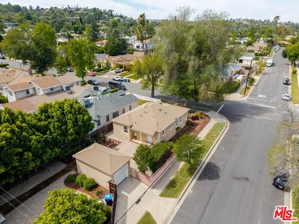 $4,200 | 4950 Newcastle Avenue, Encino, CA 91316