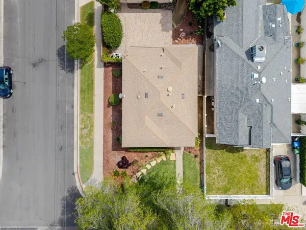 $4,200 | 4950 Newcastle Avenue, Encino, CA 91316