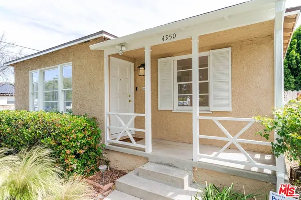 $4,200 | 4950 Newcastle Avenue, Encino, CA 91316