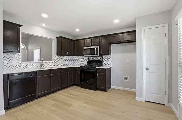 $2,095 | 2410 Charlie Harley Drive, Leander, TX 78641