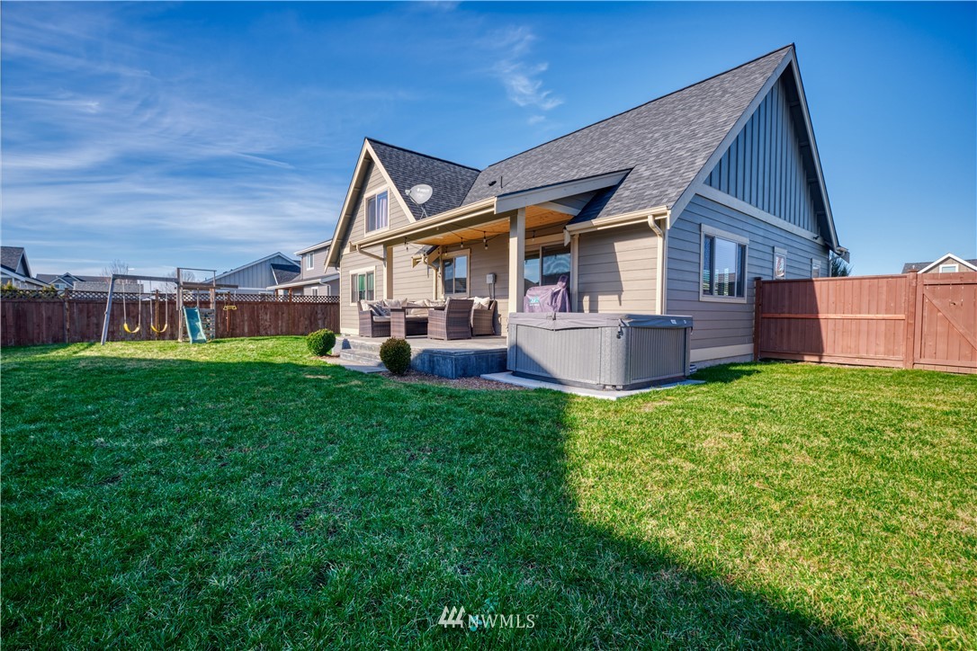 1007 Ridge Lane Everson, WA 98247 - Photo 5 of 25 a view of a house with a yard porch and sitting area