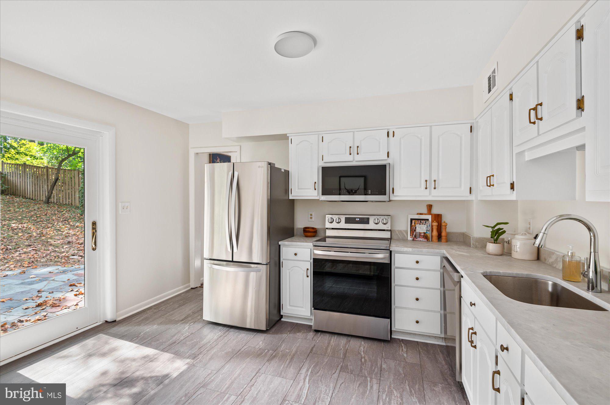 9513 Midwood Road Silver Spring, MD 20910 - Photo 11 of 47